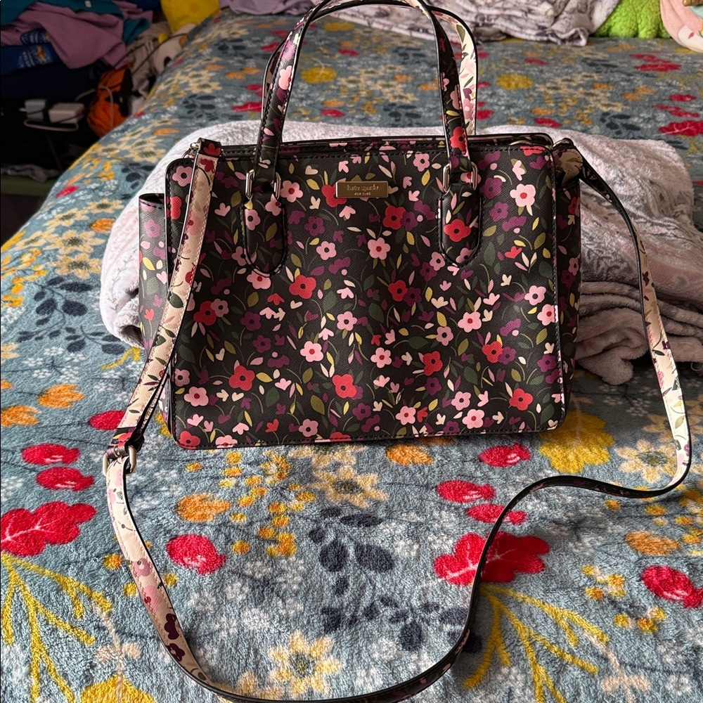 Kate spade new what out tag
